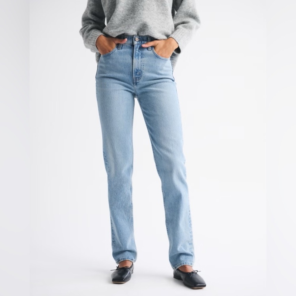 Abercrombie Vintage Ultra High Rise 90s Straight Jean